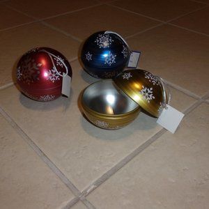 7 CHRISTMAS STORAGE BALLS